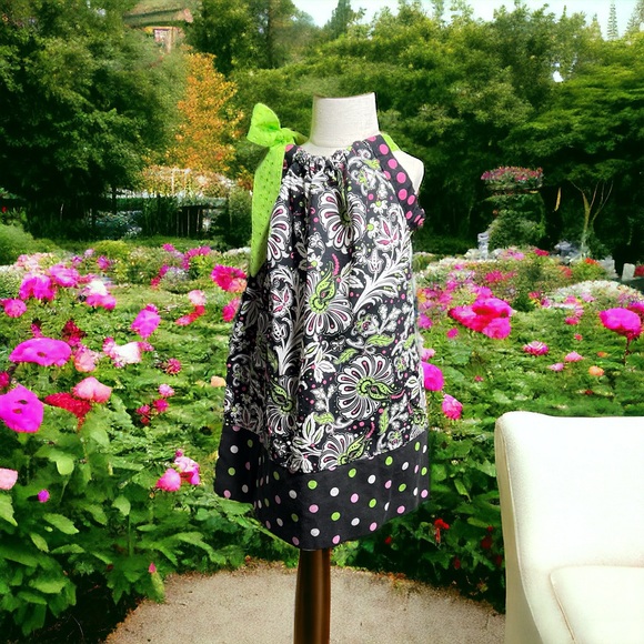 Three year old, handmade, polkadot and floral pillowcase dress. - Picture 4 of 4